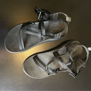 Women’s Chaco strappy black sandals size 6